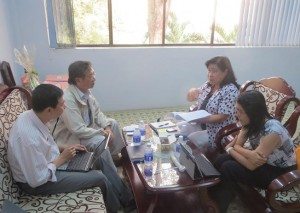 Họp Bộ môn YD-KHHV (từ trái: Thầy Trương Trọng Hoàng (Phó CN), Thầy Đỗ Hồng Ngọc (Cố vấn), Cô Ngọc Dung (Hiệu trưởng kiêm Chủ nhiệm) Cô Thanh Mai (giáo vụ) 