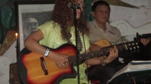 Cil K'Rao hát Trịnh Công Sơn ở Diễm Xưa