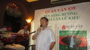 Đỗ Hồng Ngọc bèn "dẫn chuyện gần xa"